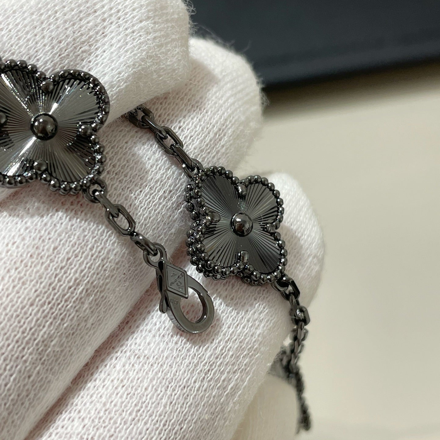 [Lumi Jewelry]CLOVER 5 MOTIF BLACK BRACELET