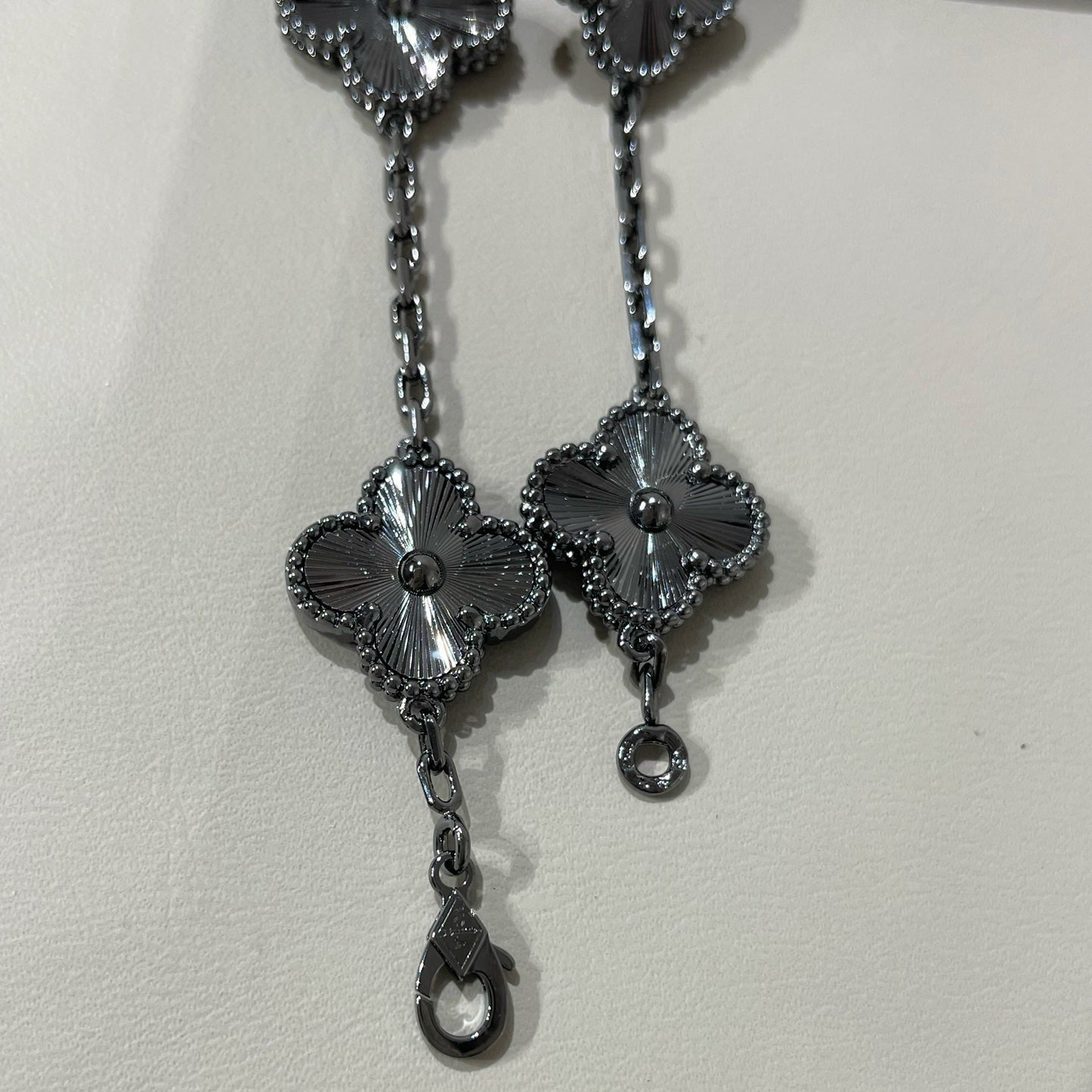 [Lumi Jewelry]CLOVER 5 MOTIF BLACK BRACELET