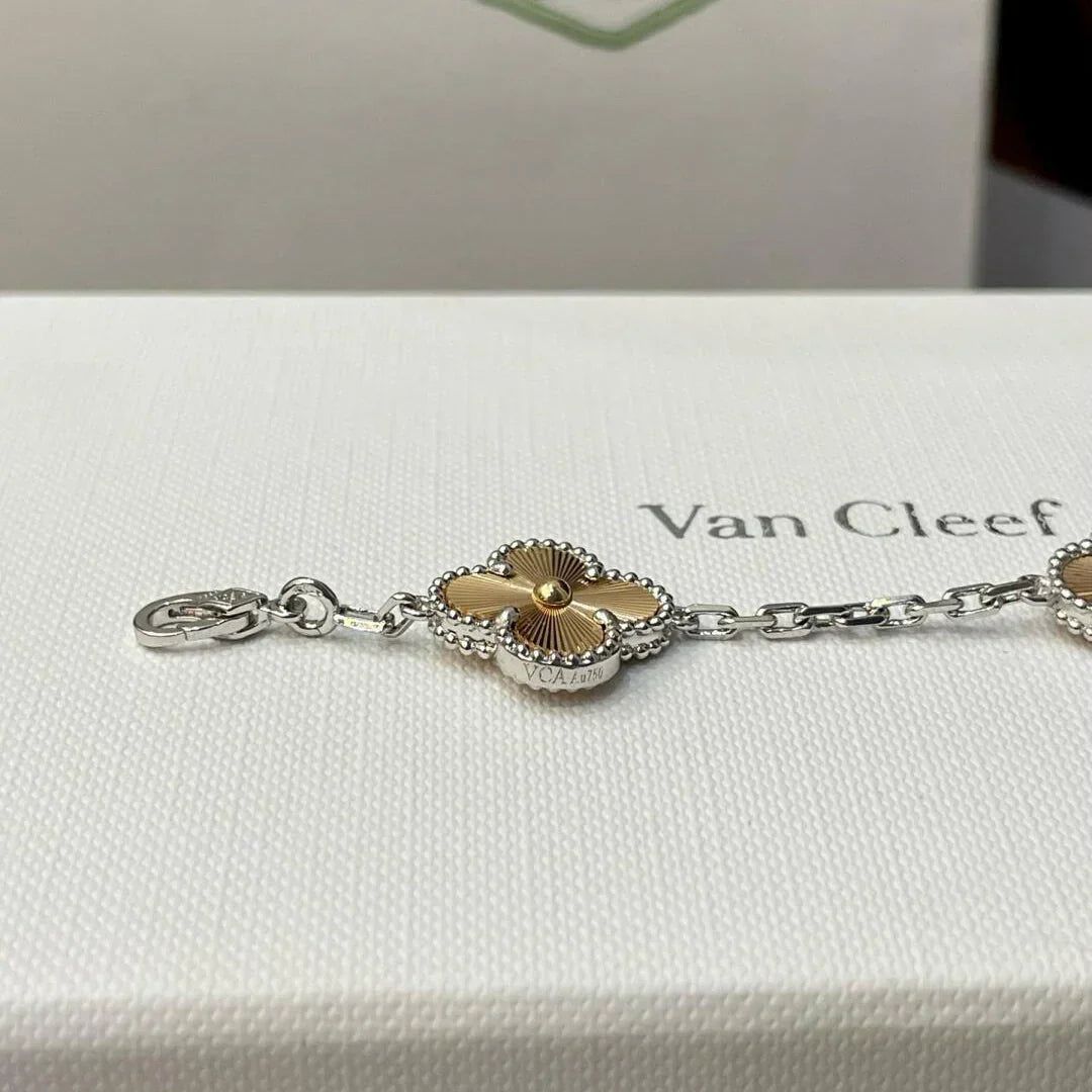 [Lumi Jewelry]CLOVER 5 MOTIFS CHRISTMAS LIMITED EDITION BRACELET