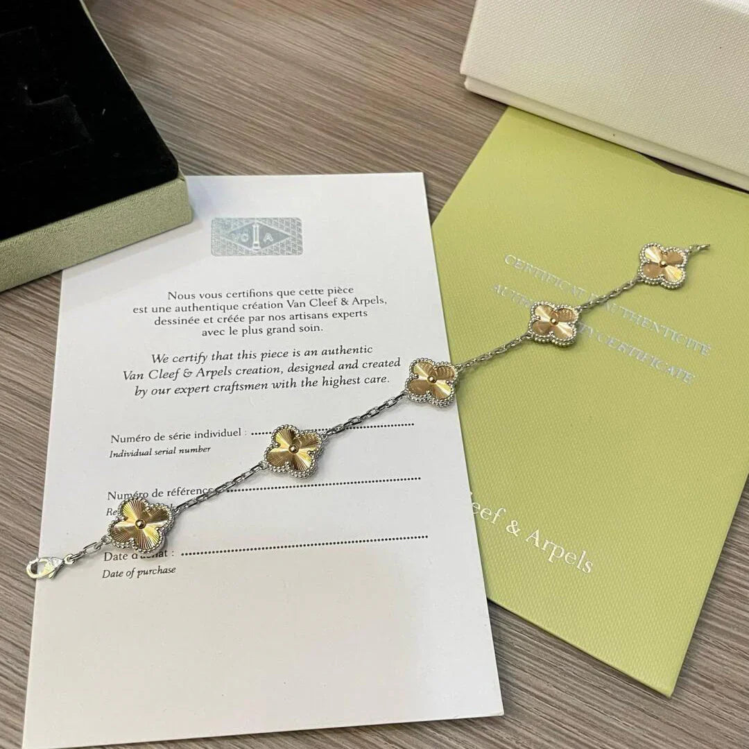 [Lumi Jewelry]CLOVER 5 MOTIFS CHRISTMAS LIMITED EDITION BRACELET