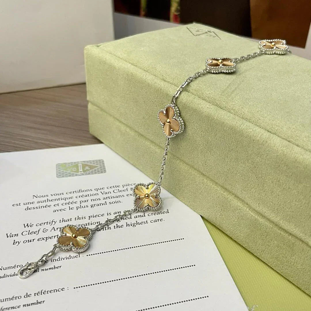 [Lumi Jewelry]CLOVER 5 MOTIFS CHRISTMAS LIMITED EDITION BRACELET