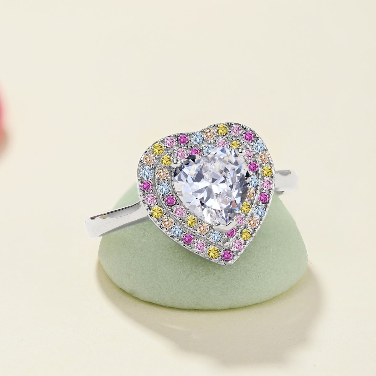 [Lumi Jewelry]Delicate Ebullient Heart Shape Wedding Ring