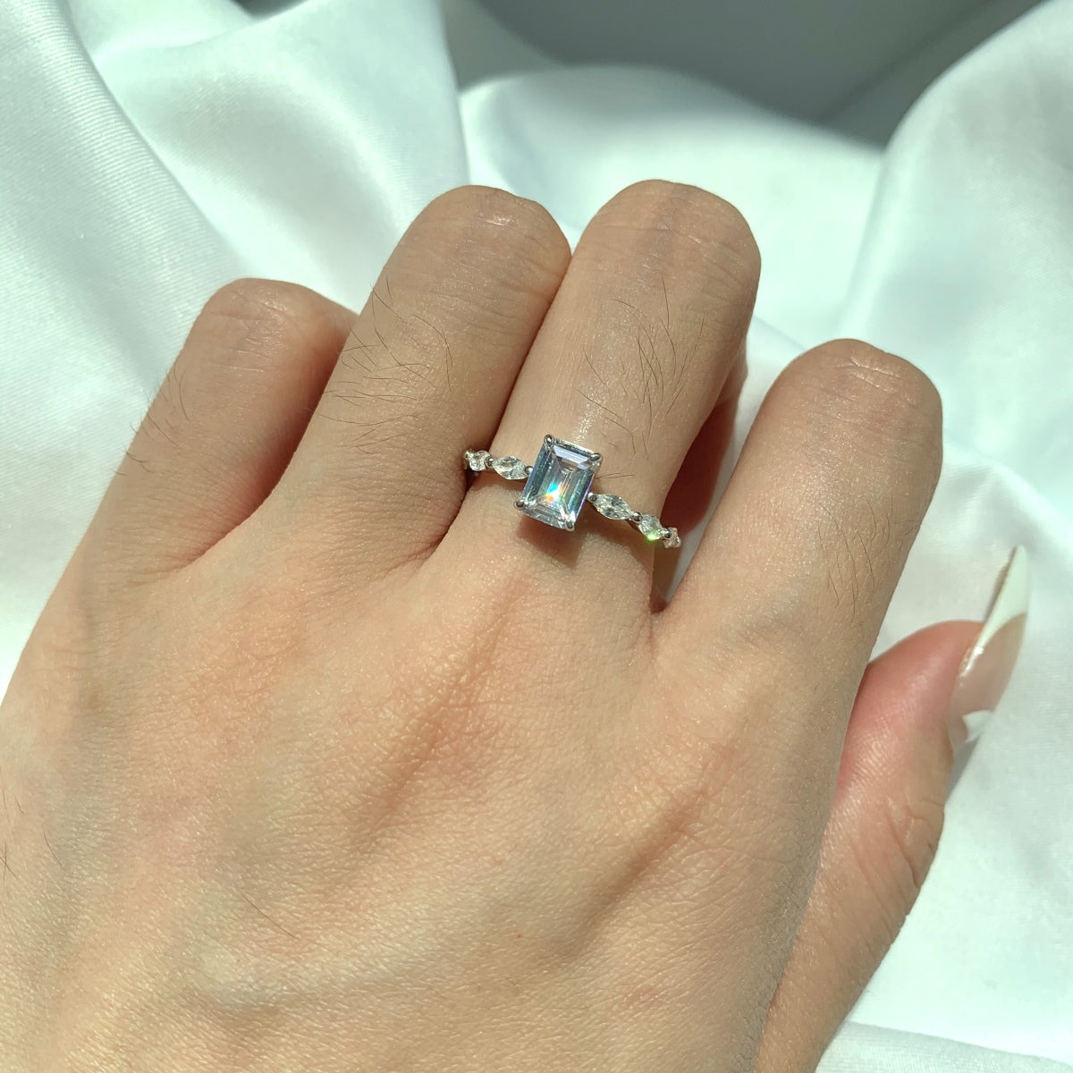 [Lumi Jewelry]1.0 Carat Dainty Resplendent Radiant Cut Daily Ring
