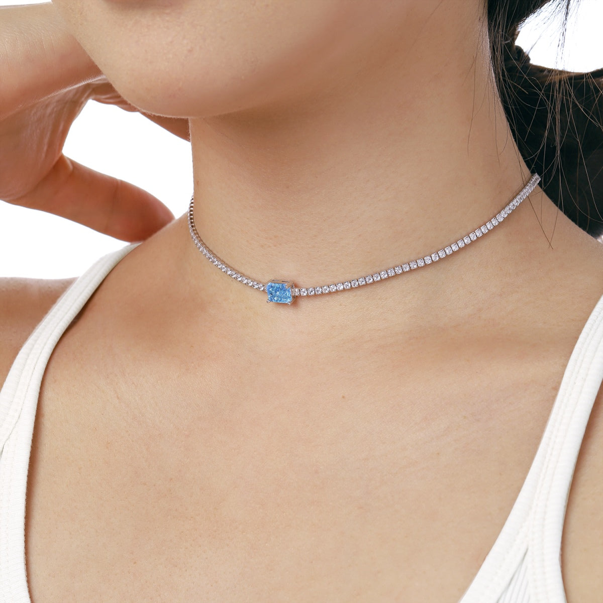[Lumi Jewelry]2.0 carat Ornate Emerald Cut Necklace