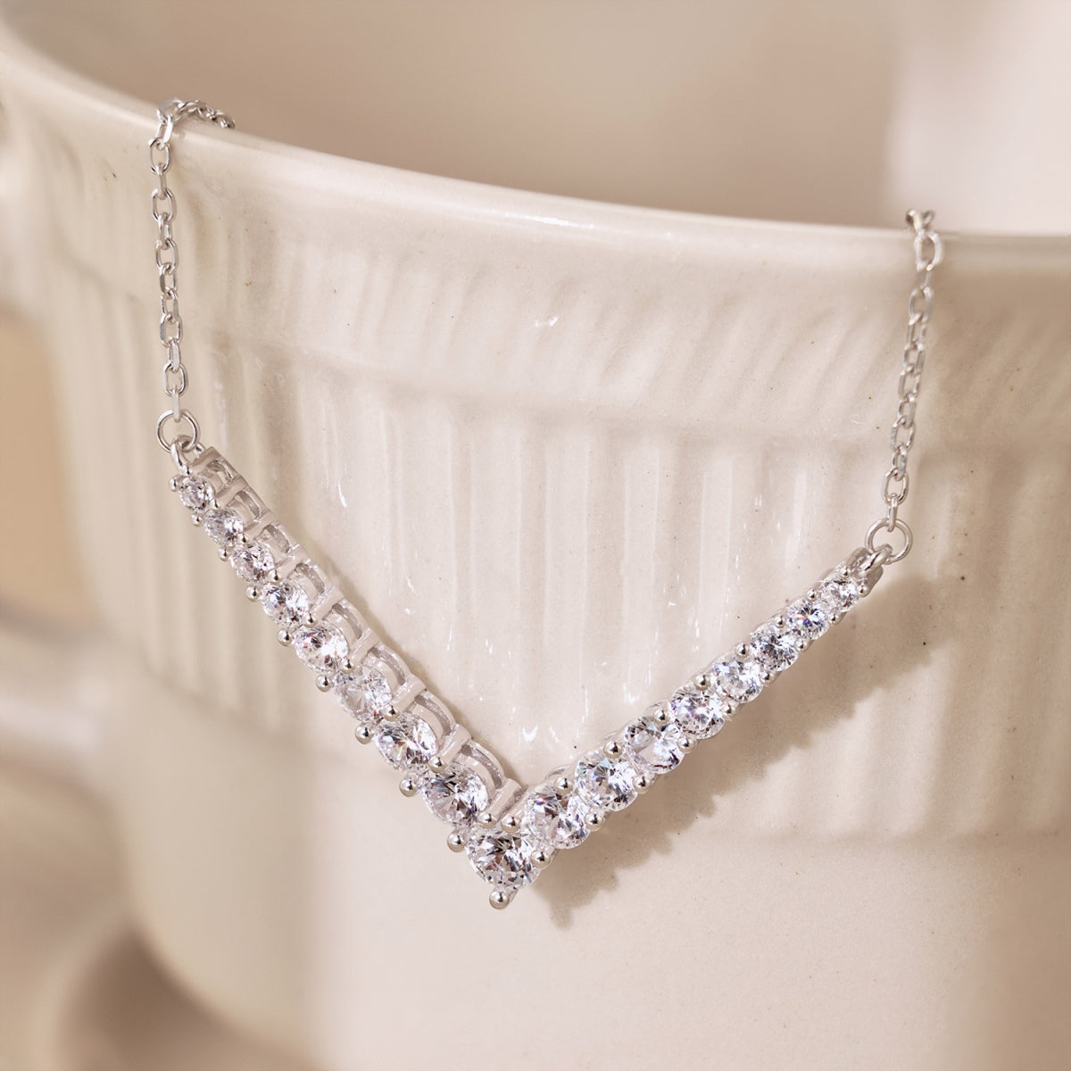 [Lumi Jewelry]Ornate Round Cut Necklace