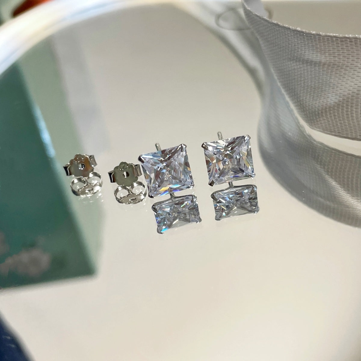 [Lumi Jewelry]Ornate Square Shape Earrings