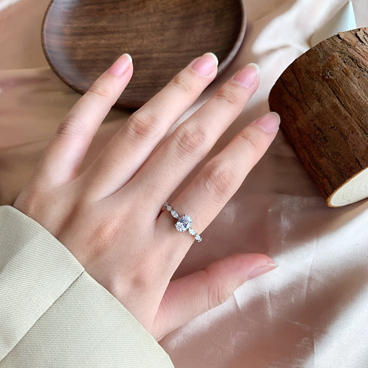 [Lumi Jewelry]0.75 Carat Luxurious Vibrant Elongated Cushion Cut Daily Ring