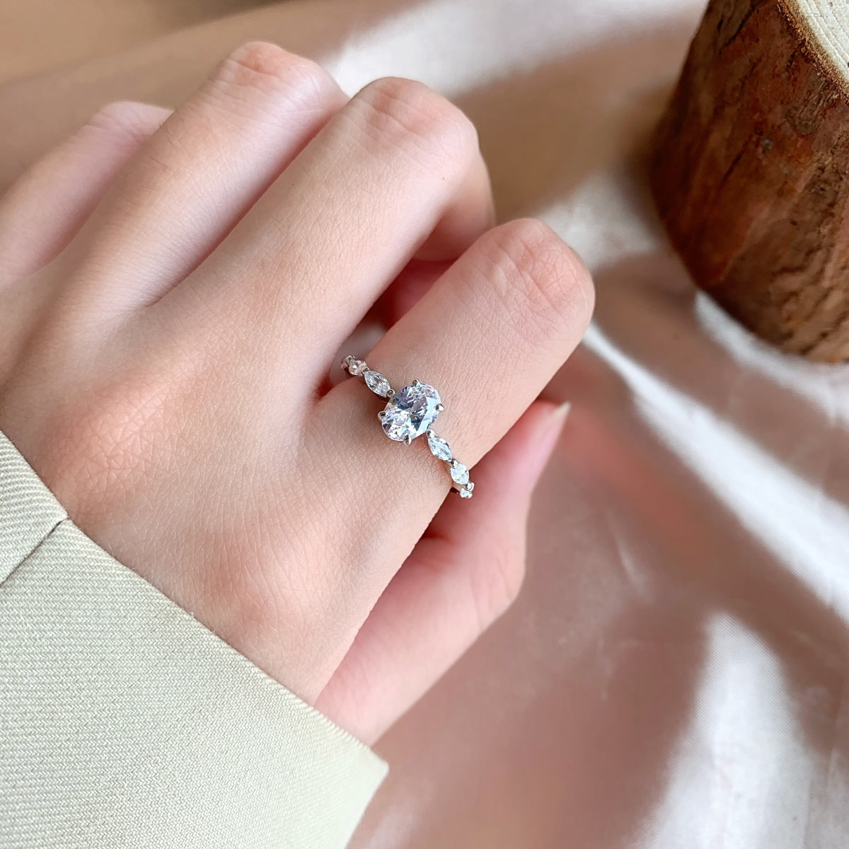 [Lumi Jewelry]0.75 Carat Luxurious Vibrant Elongated Cushion Cut Daily Ring