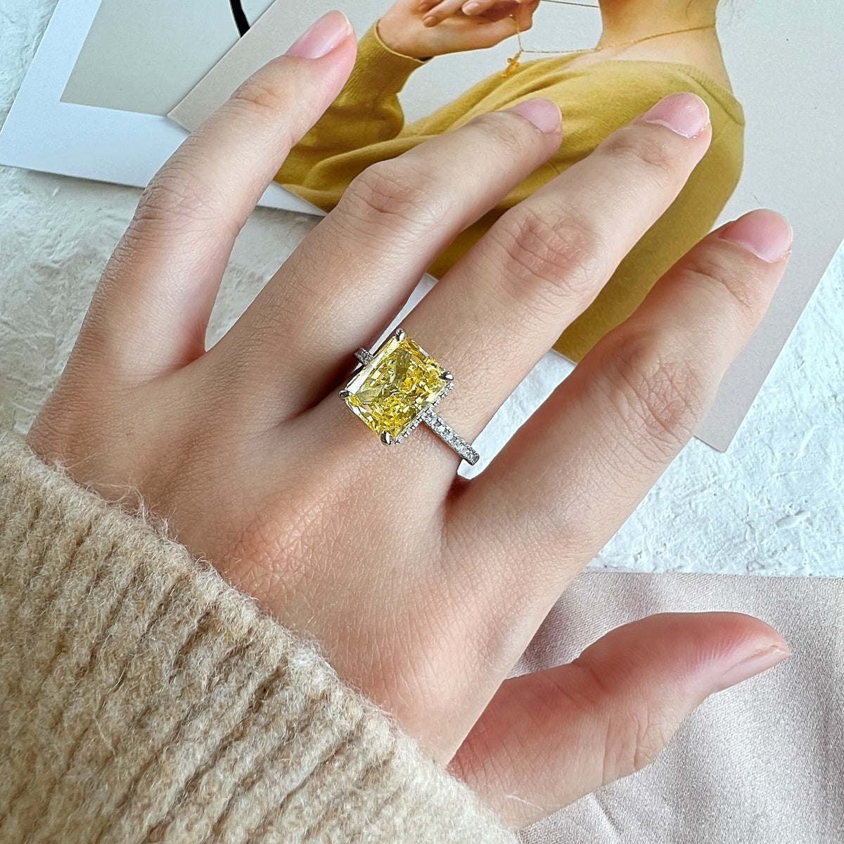 [Lumi Jewelry]4.0 Carat Luxurious Engagement Ring
