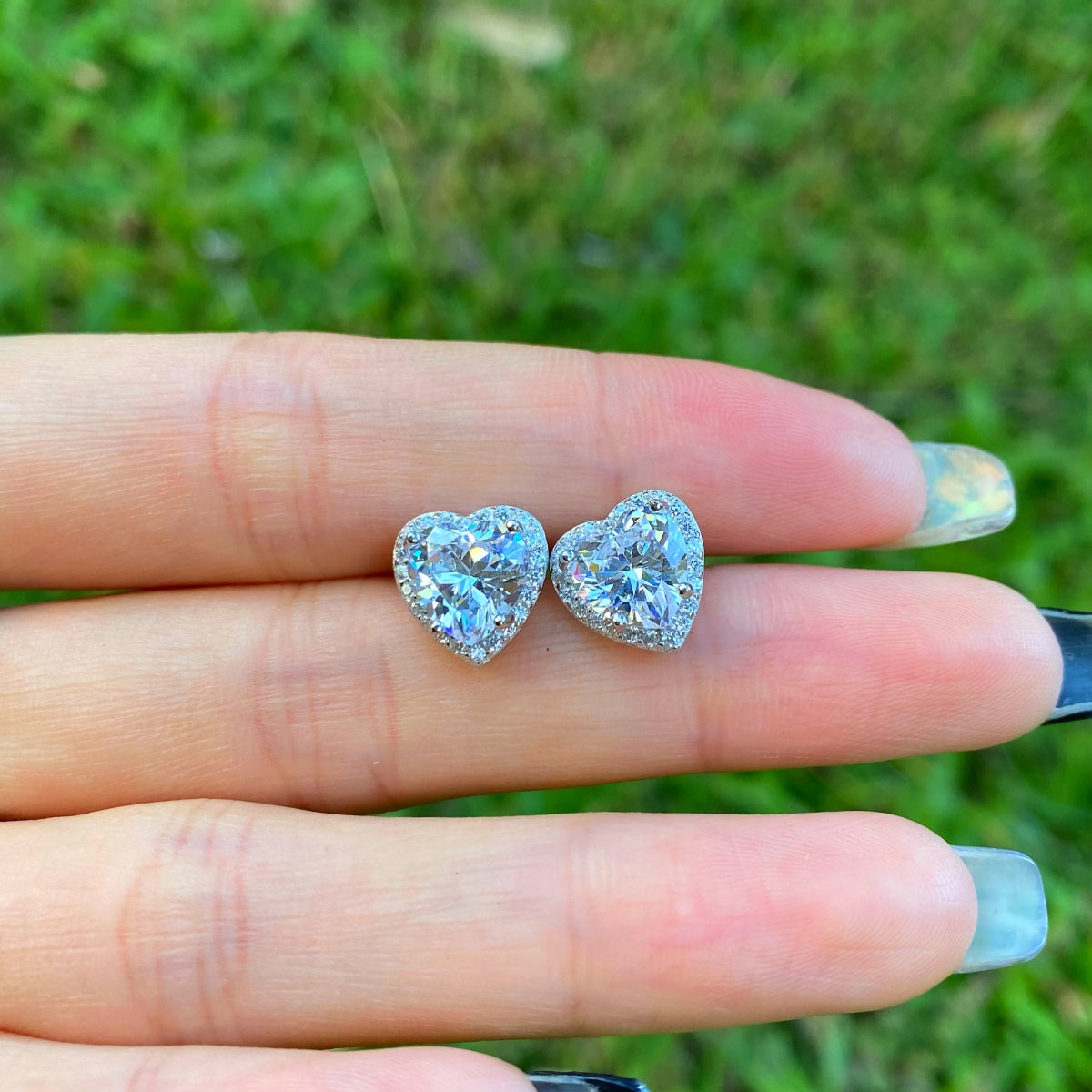 [Lumi Jewelry]Sparkling Heart Shape Lover Earrings