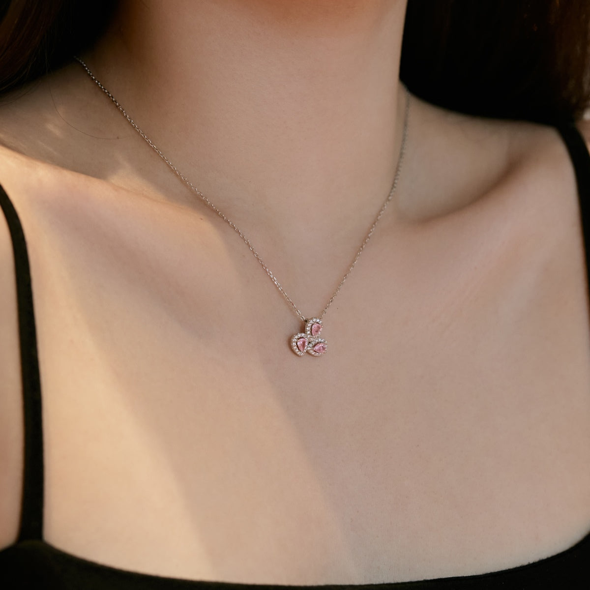 [Lumi Jewelry]Elegant Flower Shape Pear Cut Necklace