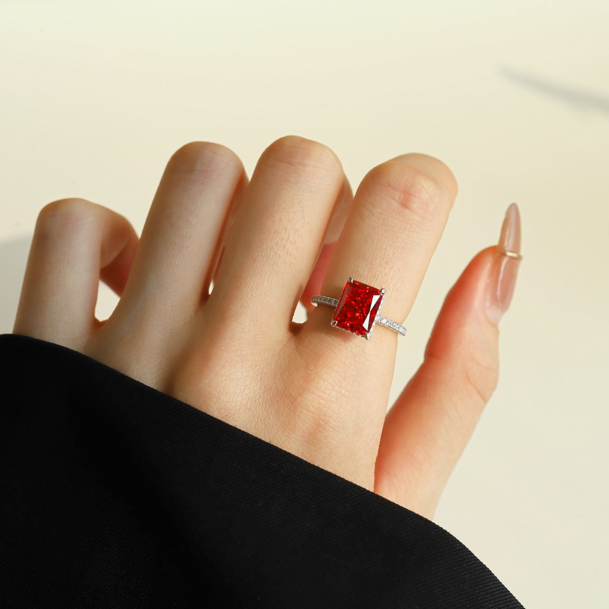 [Lumi Jewelry]4.0 Carat Luxurious Engagement Ring