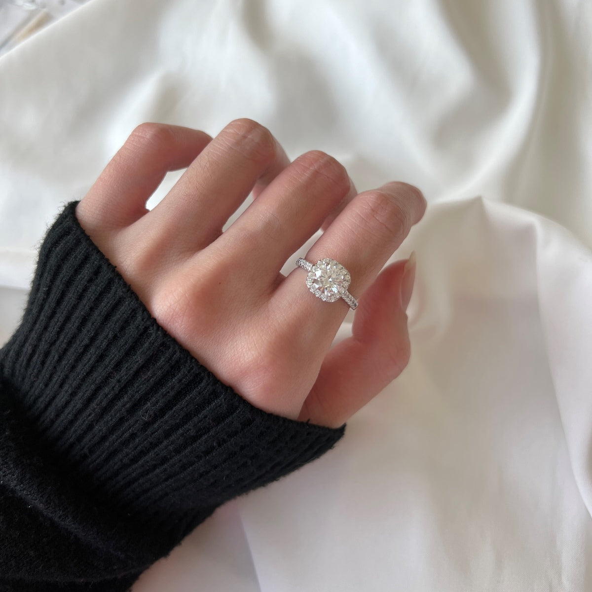 [Lumi Jewelry]Dazzling Resplendent Round Cut Wedding Ring