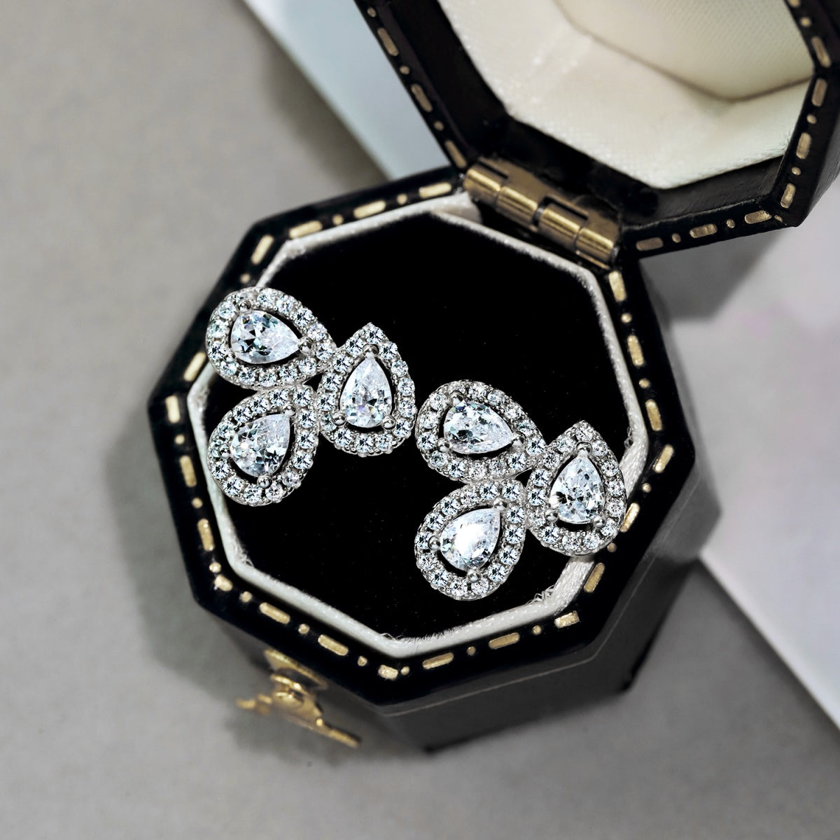 [Lumi Jewelry]Ornate Flower Shape Pear Cut Lover Earrings