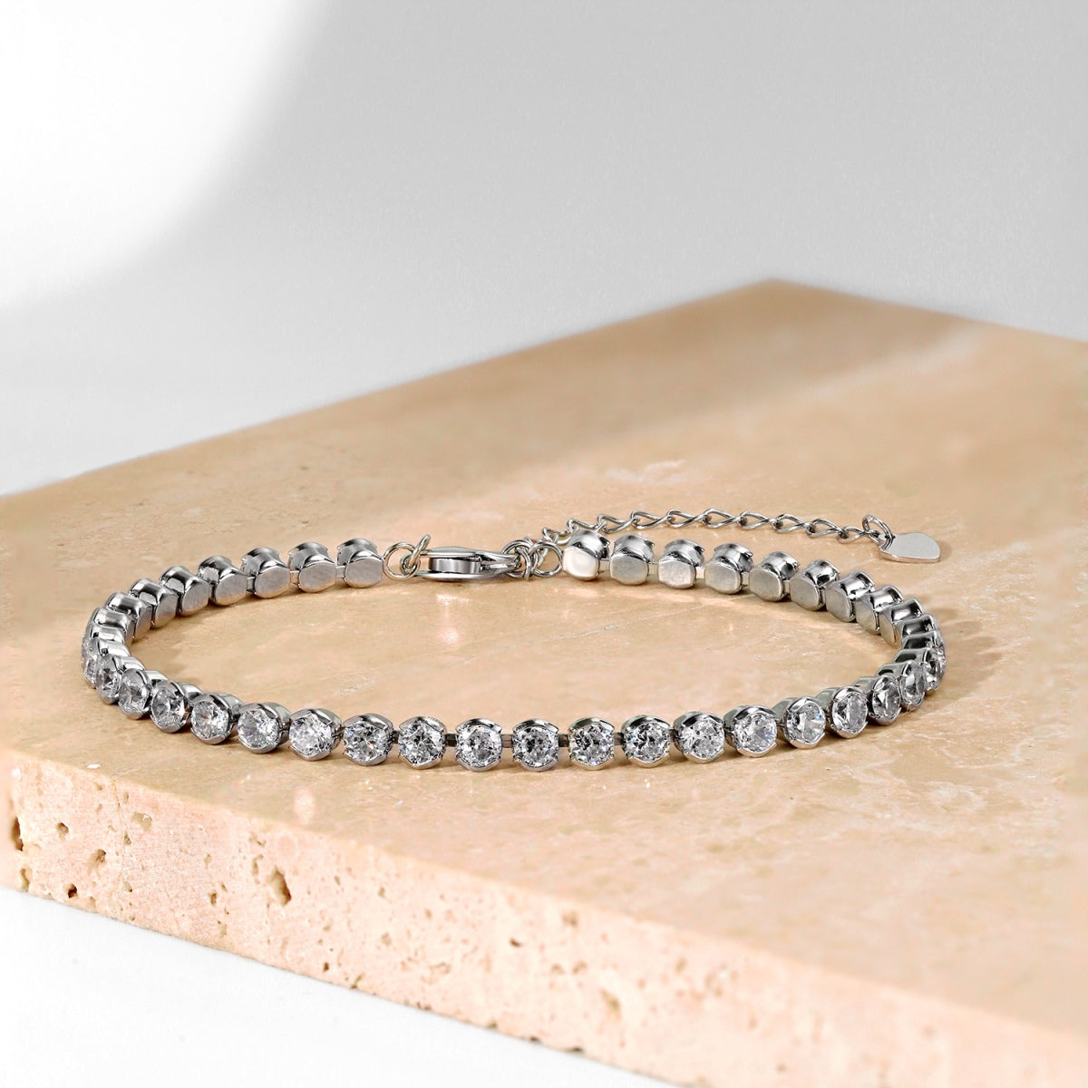 [Lumi Jewelry]Ornate  Sparkling Round Cut Daily Bracelet