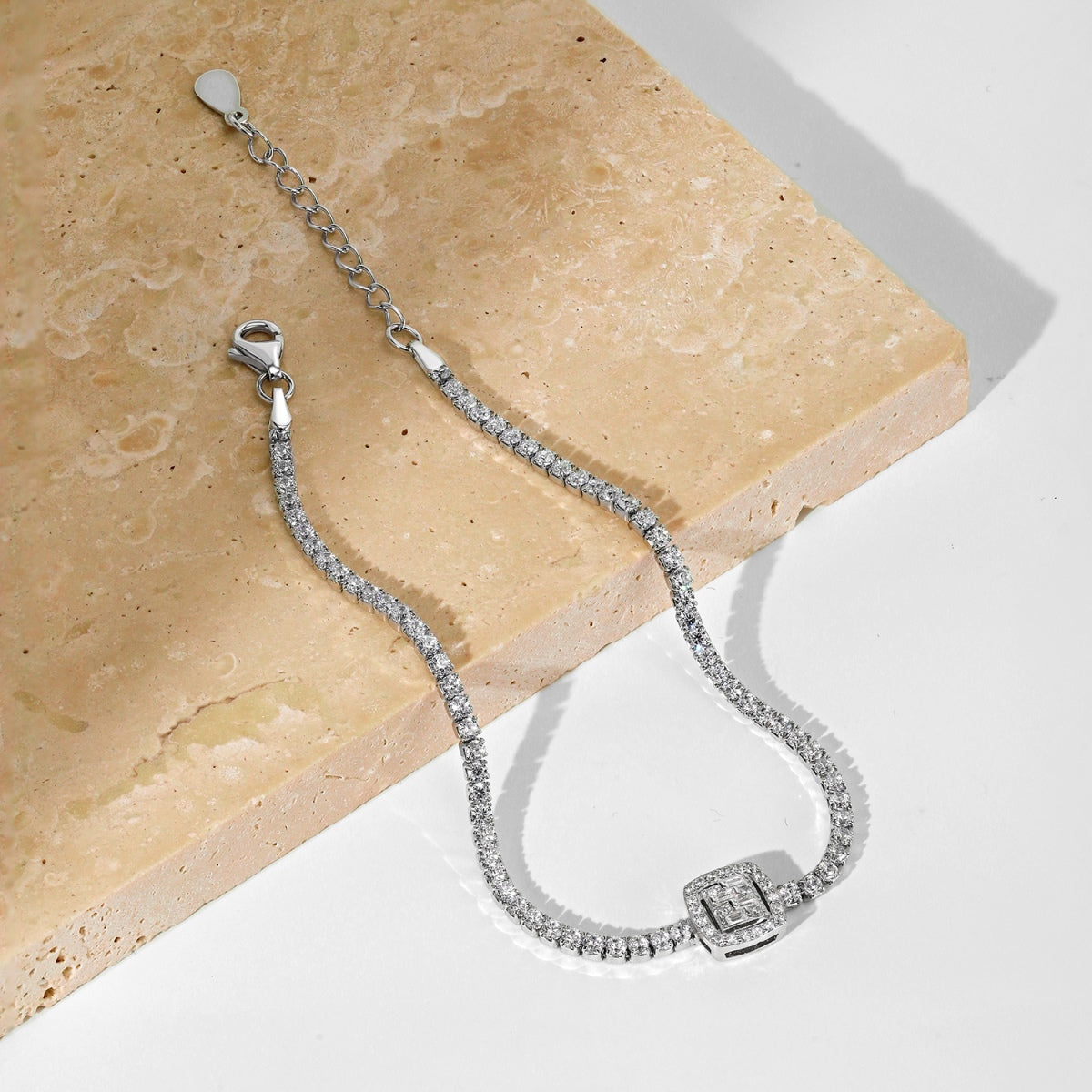 [Lumi Jewelry]Luxurious Dazzling Square Shape Banquet Bracelet