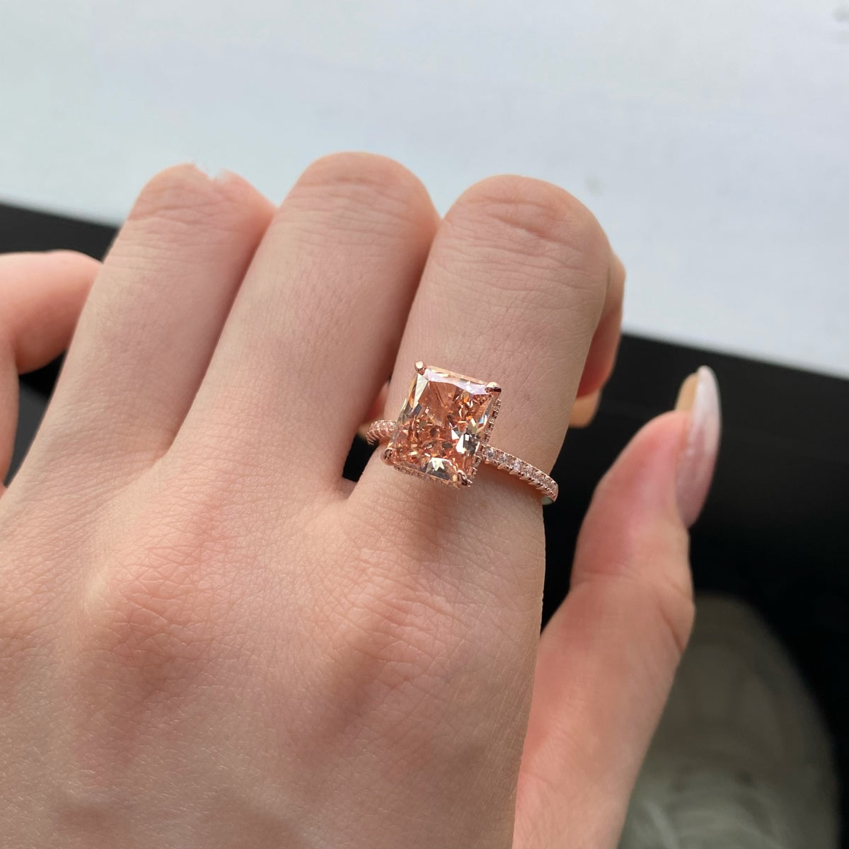 [Lumi Jewelry]4.0 Carat Luxurious Engagement Ring