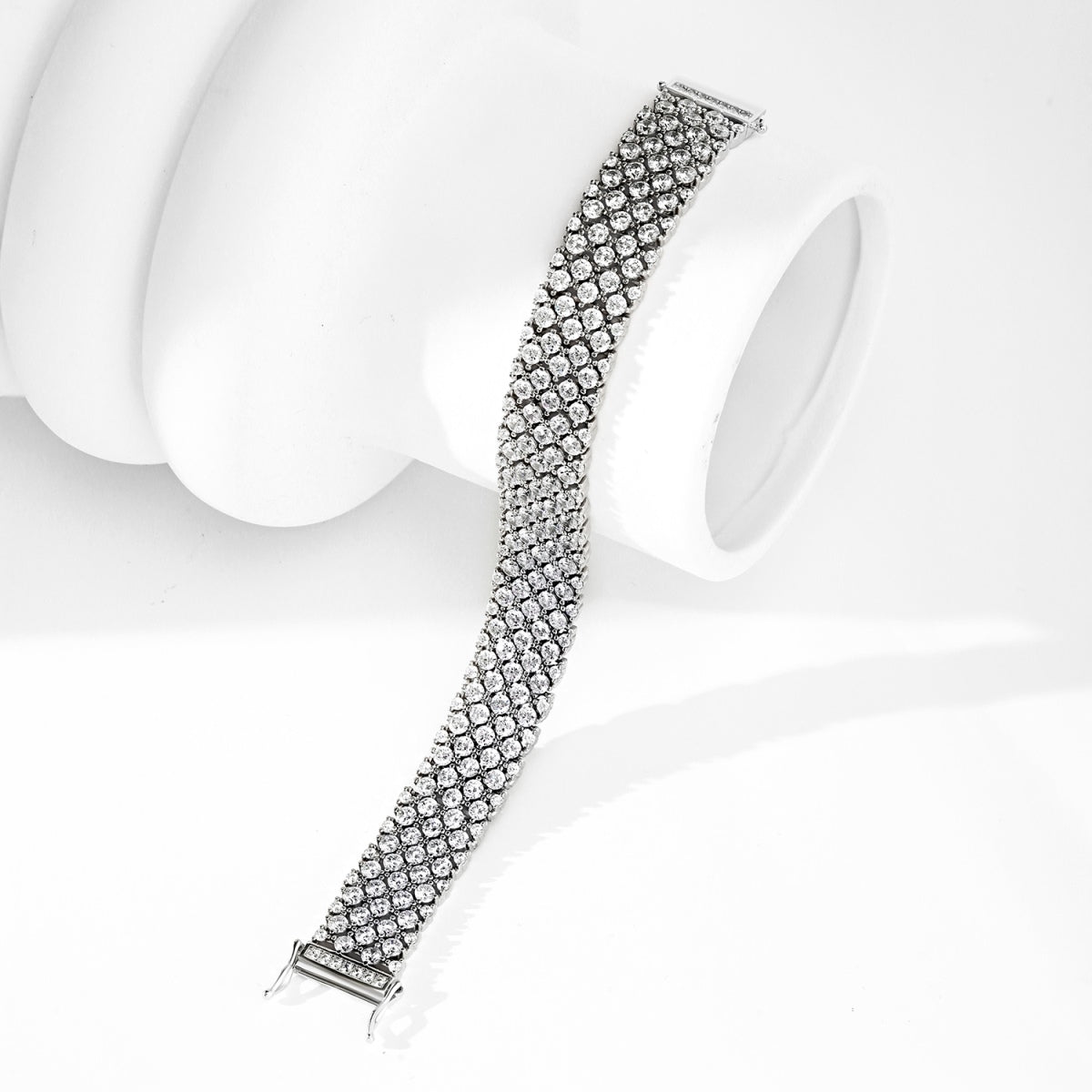 [Lumi Jewelry]Ornate Elegant Round Cut Party Bracelet