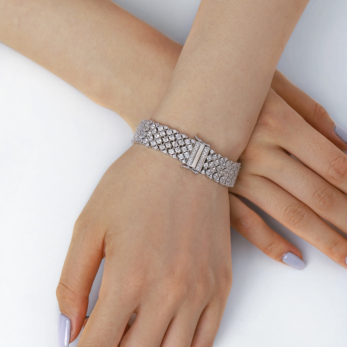 [Lumi Jewelry]Ornate Elegant Round Cut Party Bracelet