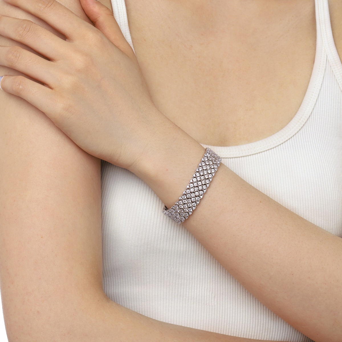 [Lumi Jewelry]Ornate Elegant Round Cut Party Bracelet