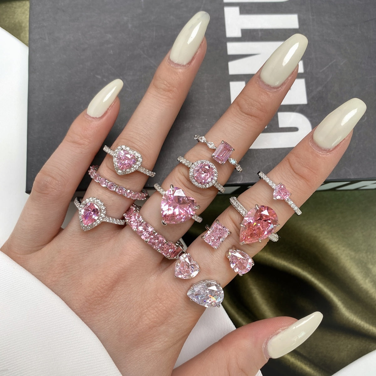 [Lumi Jewelry]0.5 Carat CaratEternity Charming Heart Shape Lover Ring