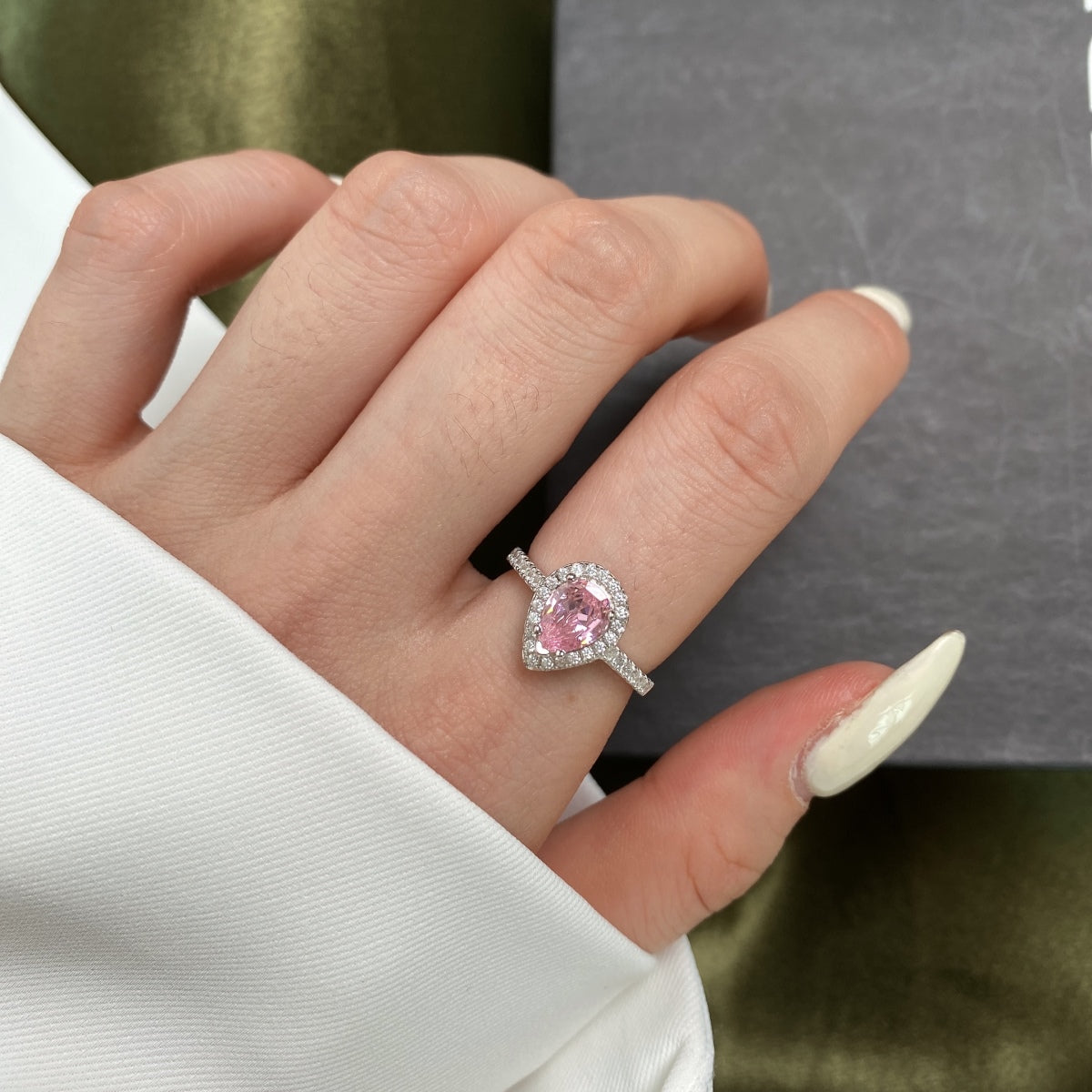 [Lumi Jewelry]1.0 Carat Luxurious Resplendent Water Drop Shape Wedding Ring