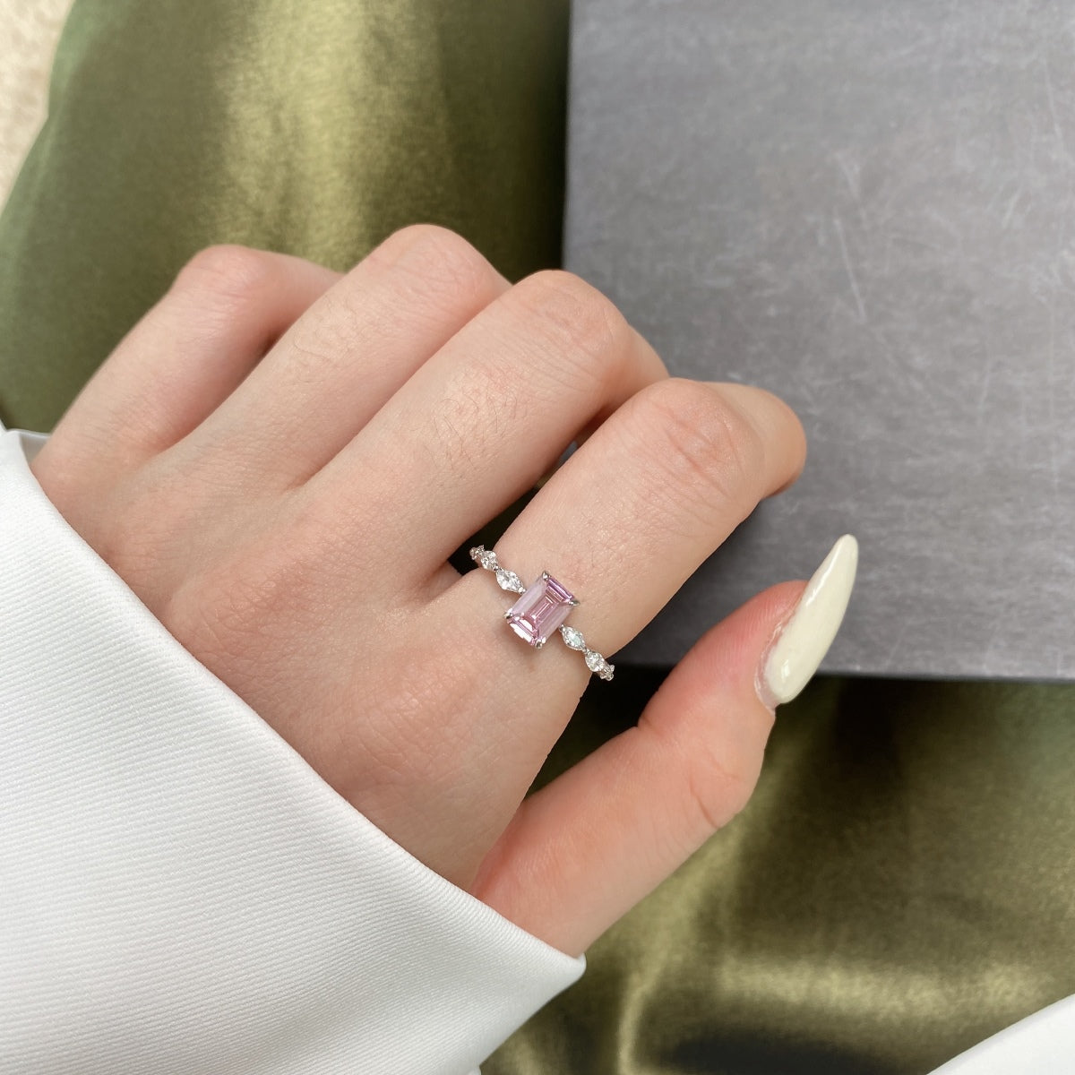 [Lumi Jewelry]1.0 Carat Dainty Resplendent Radiant Cut Daily Ring
