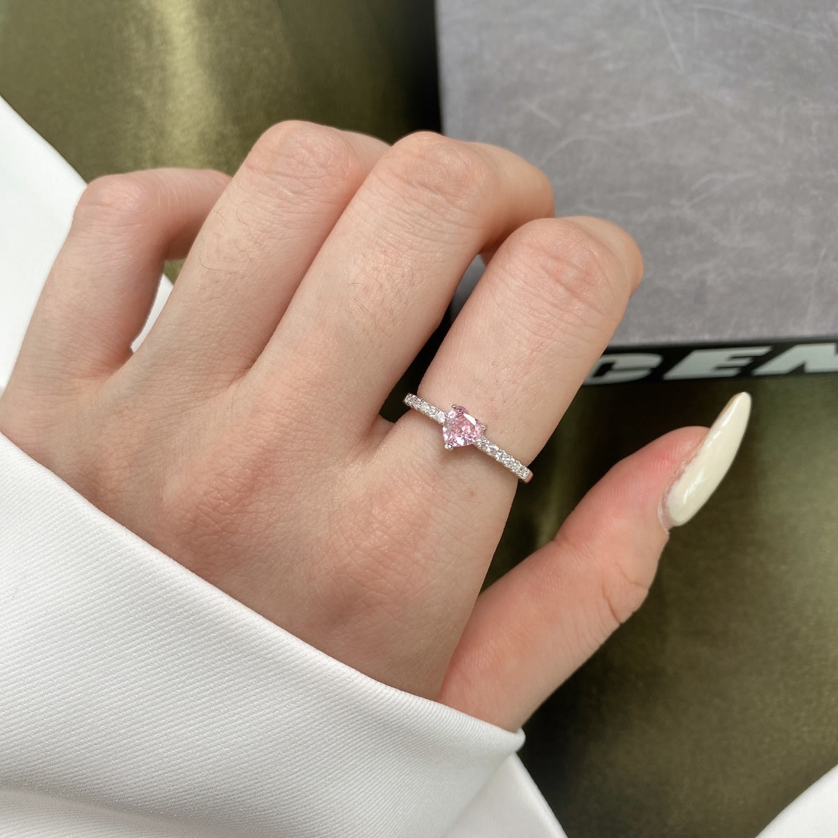 [Lumi Jewelry]0.5 Carat CaratEternity Charming Heart Shape Lover Ring