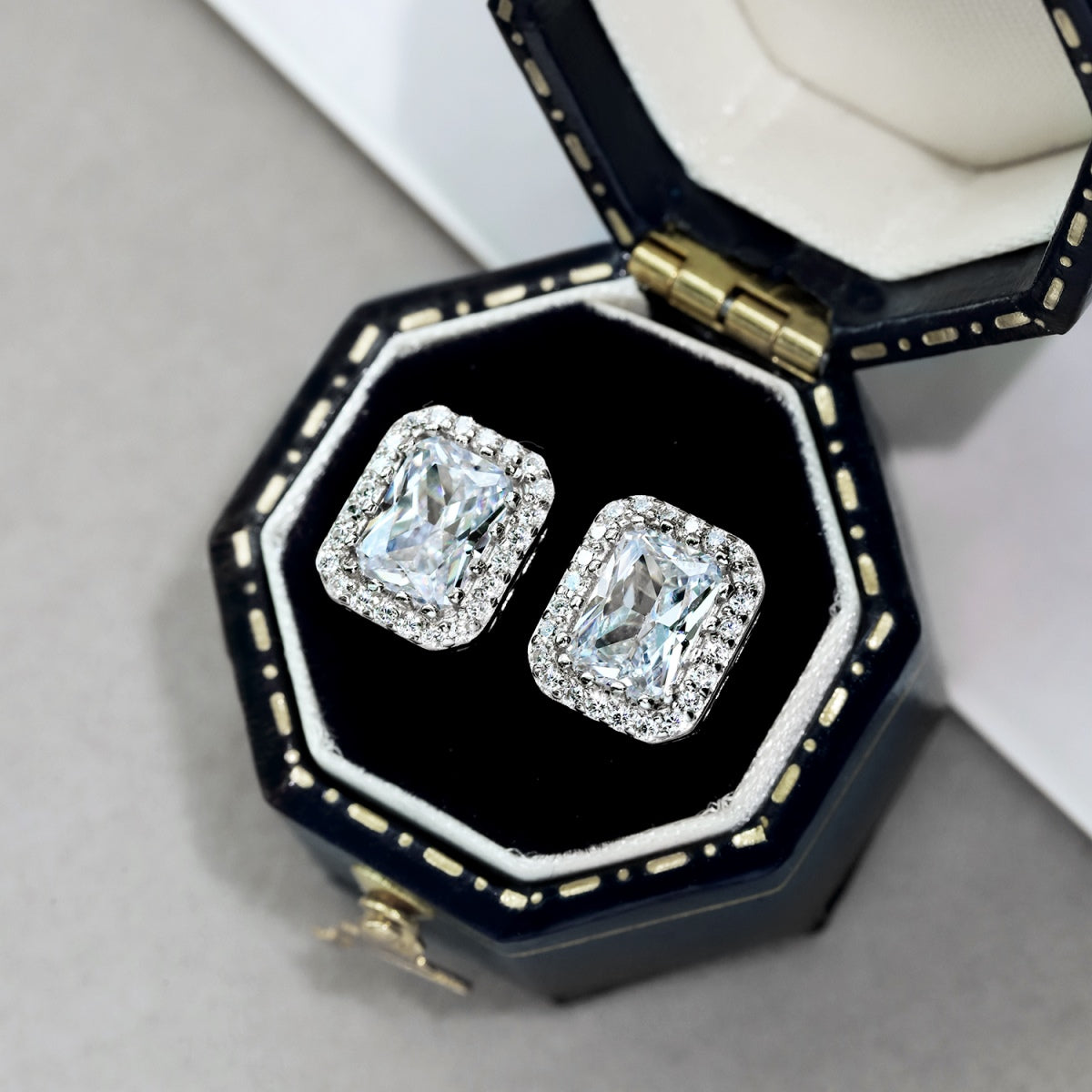 [Lumi Jewelry]1.0 Carat Luxurious Dainty Emerald Cut Daily Earrings