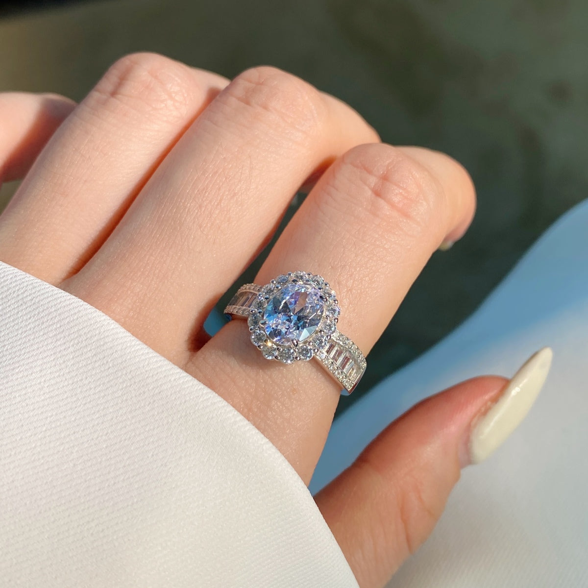 [Lumi Jewelry]1.5 Carat Dazzling Charming Oval Cut Banquet Ring