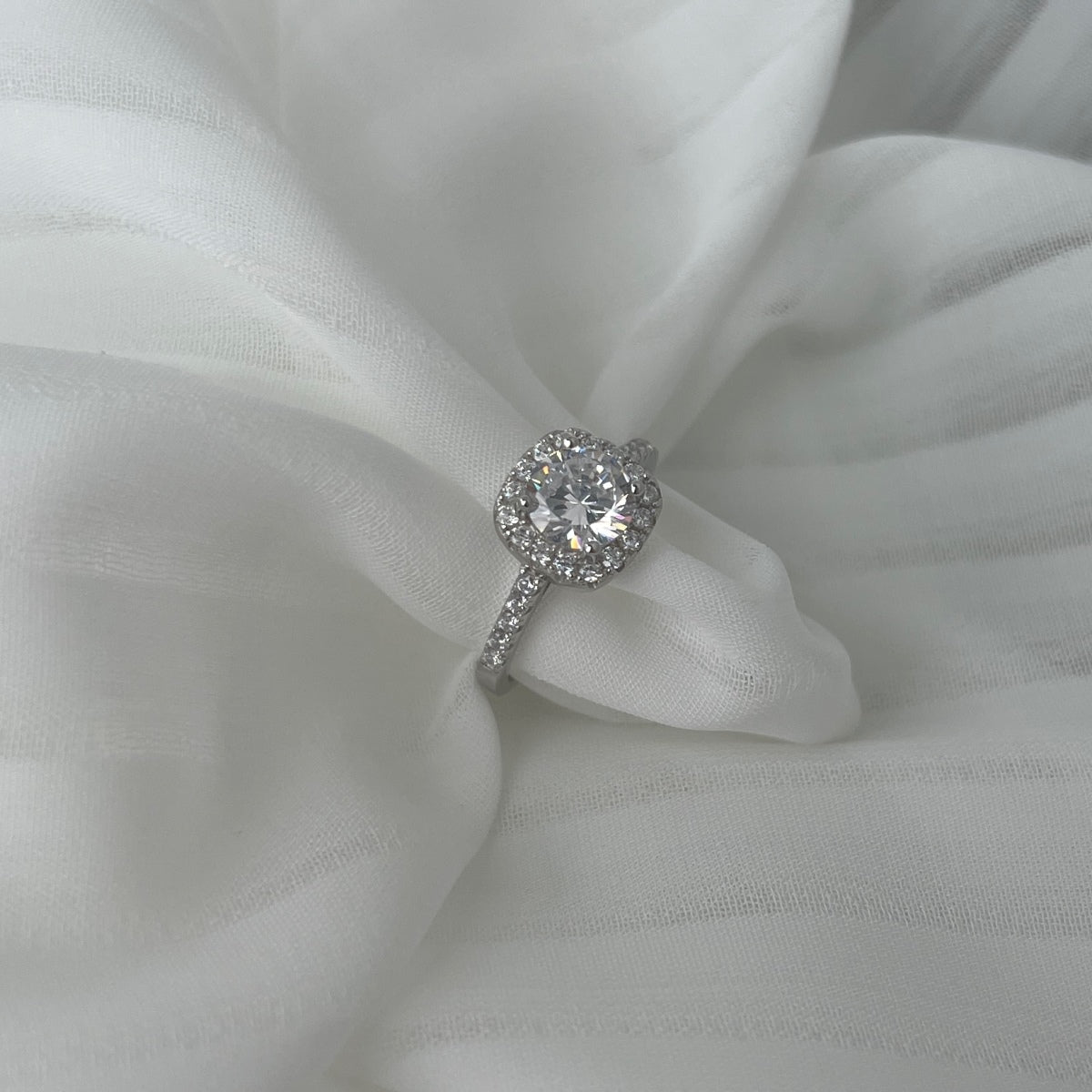 [Lumi Jewelry]Dazzling Resplendent Round Cut Wedding Ring