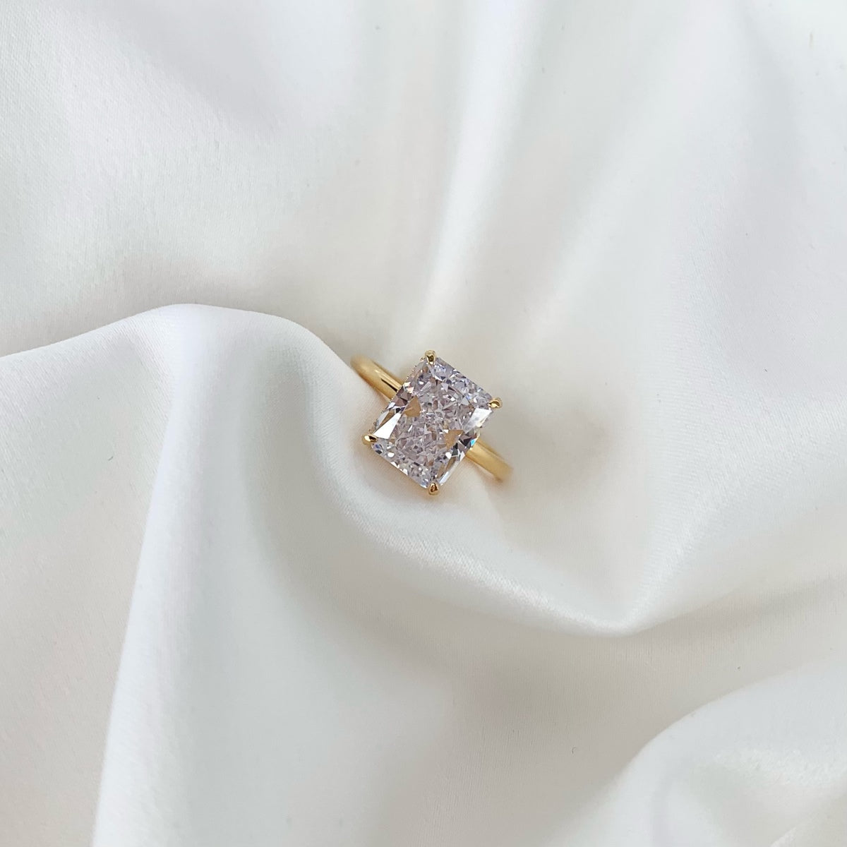 [Lumi Jewelry]4.0 Carat Ornate Enchanting Radiand Cut Banquet Ring