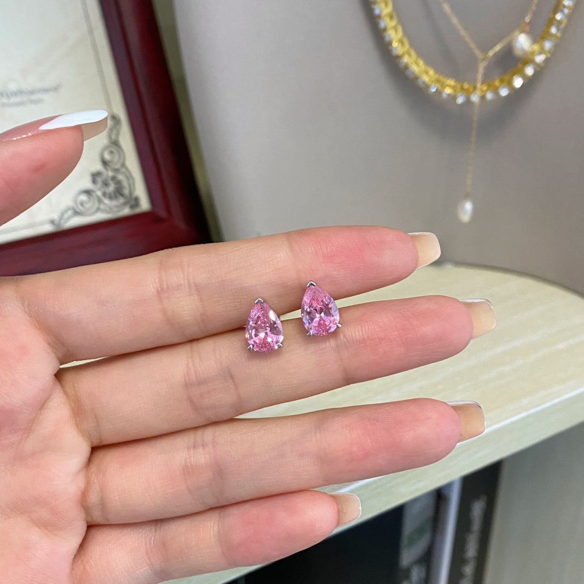 [Lumi Jewelry]Ornate Water Drop Shape Earrings