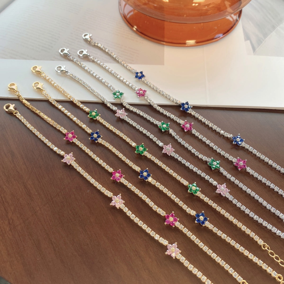 [Lumi Jewelry]Sparkling Flower Shape Tennis Bracelet