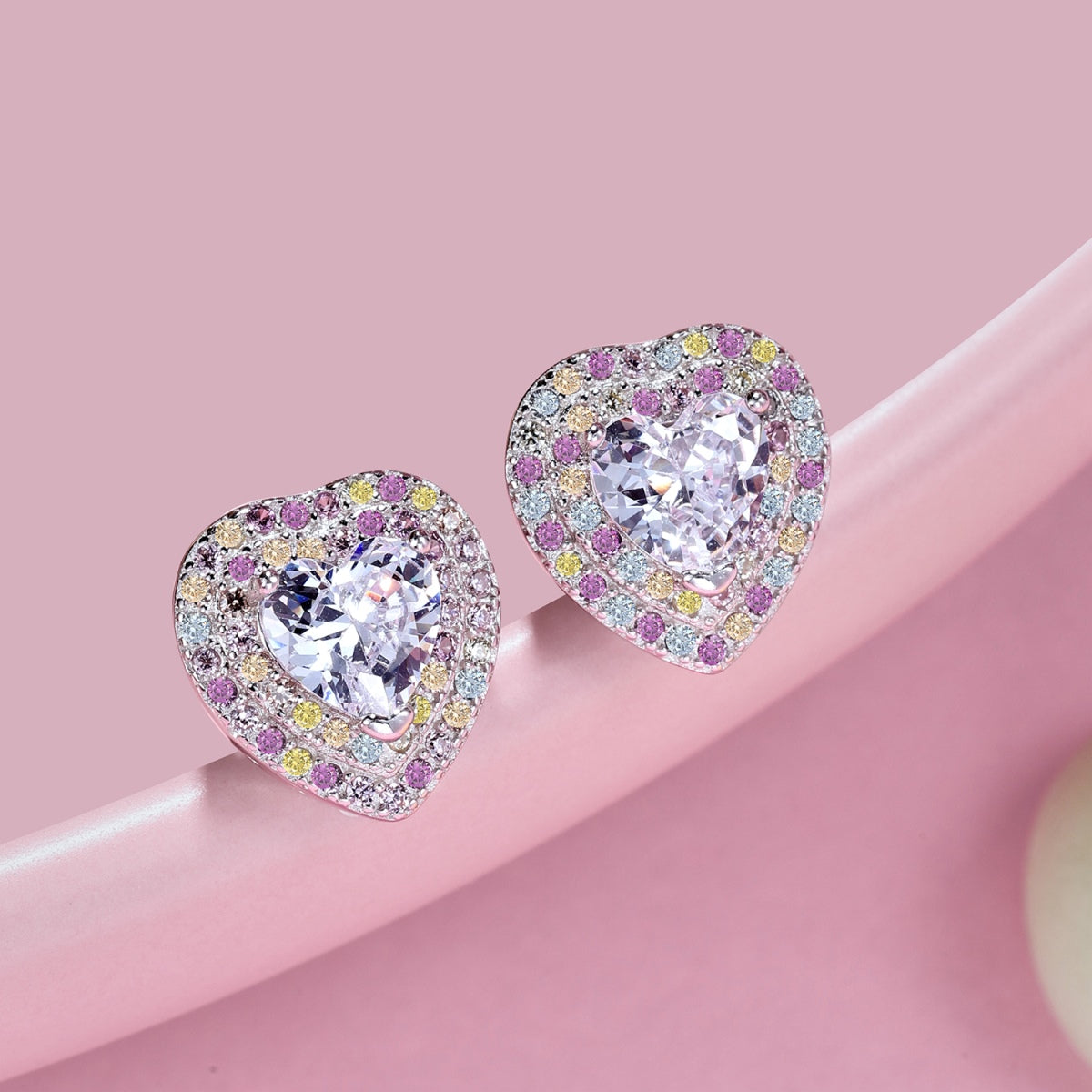 [Lumi Jewelry]Dazzling Heart Shape Lover Earrings