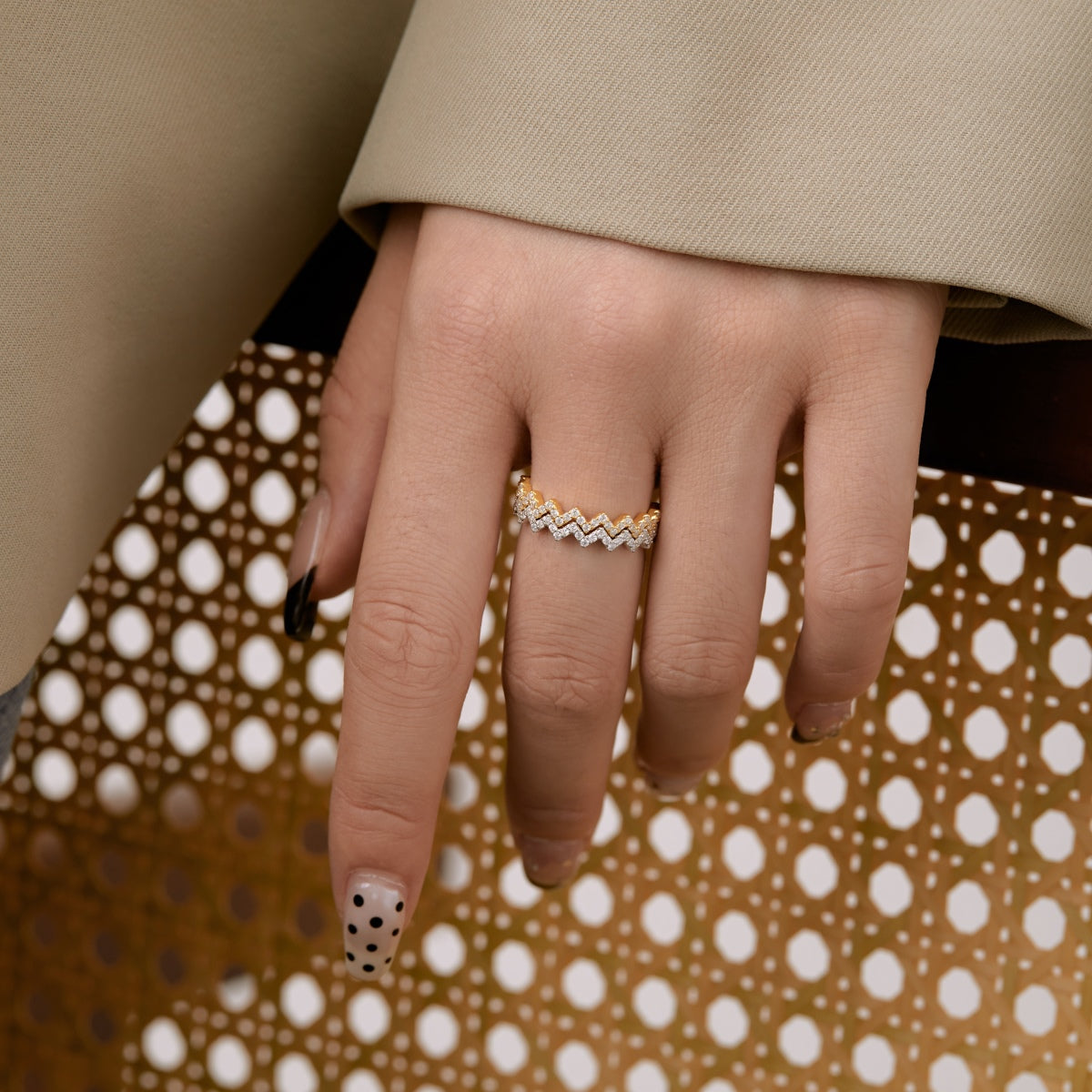 [Lumi Jewelry]Delicate Enchanting Wave Shape Daily Ring