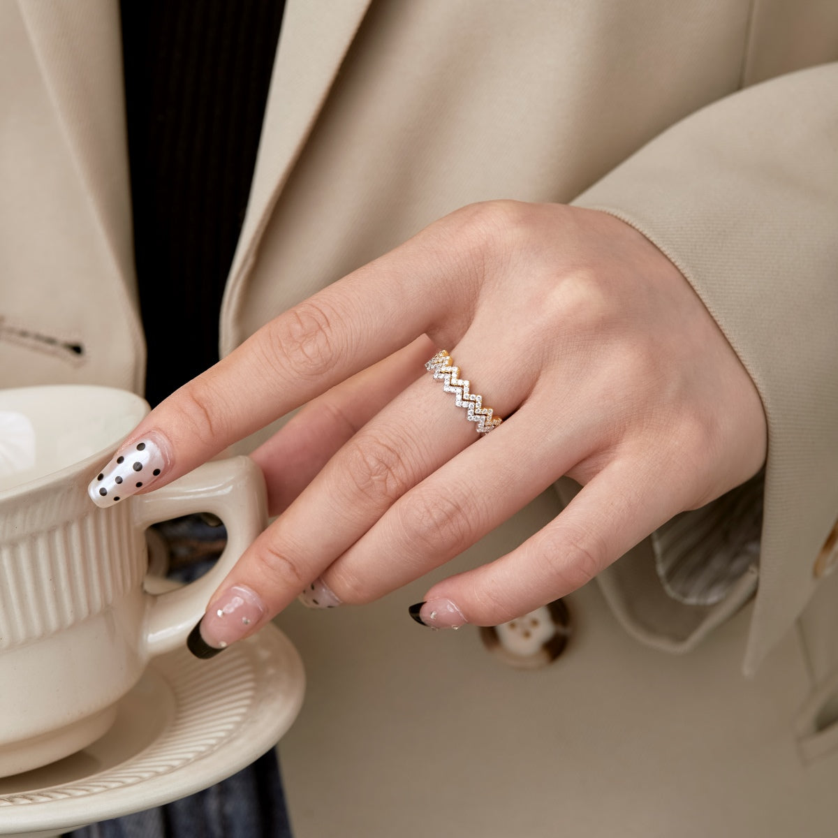 [Lumi Jewelry]Delicate Enchanting Wave Shape Daily Ring