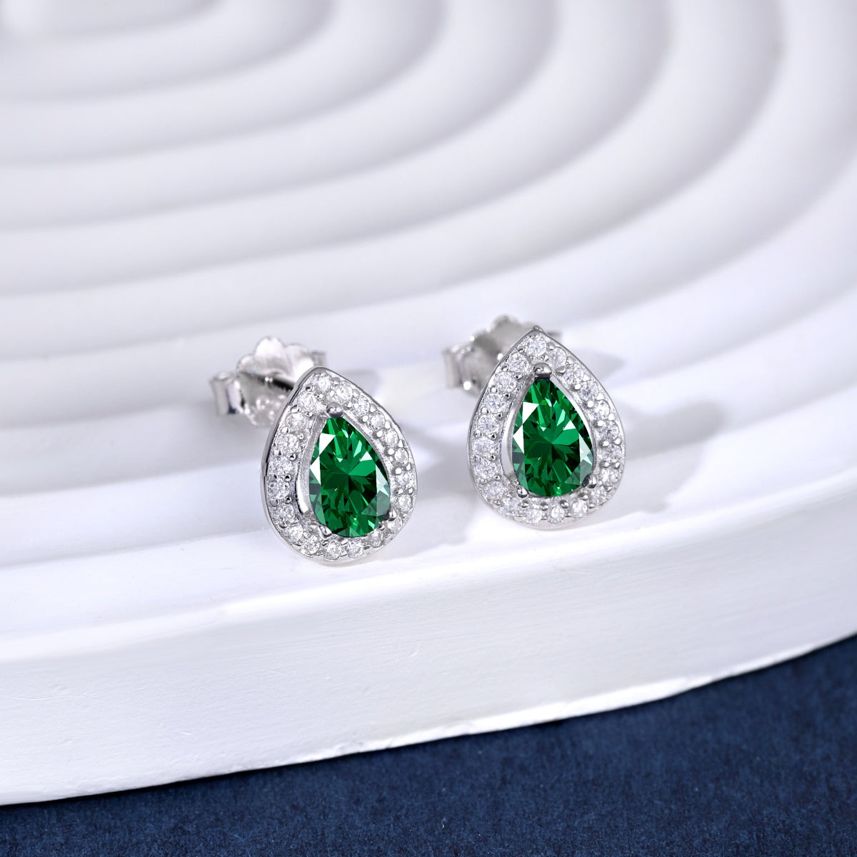 [Lumi Jewelry]Luxurious Water Drop Shape Earrings