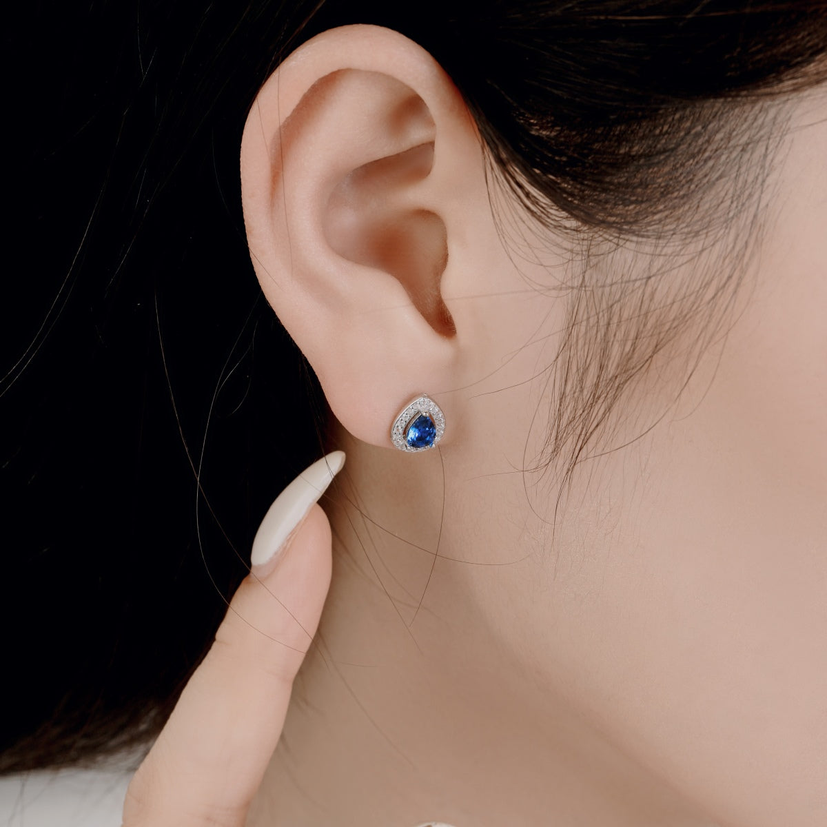 [Lumi Jewelry]Luxurious Water Drop Shape Earrings