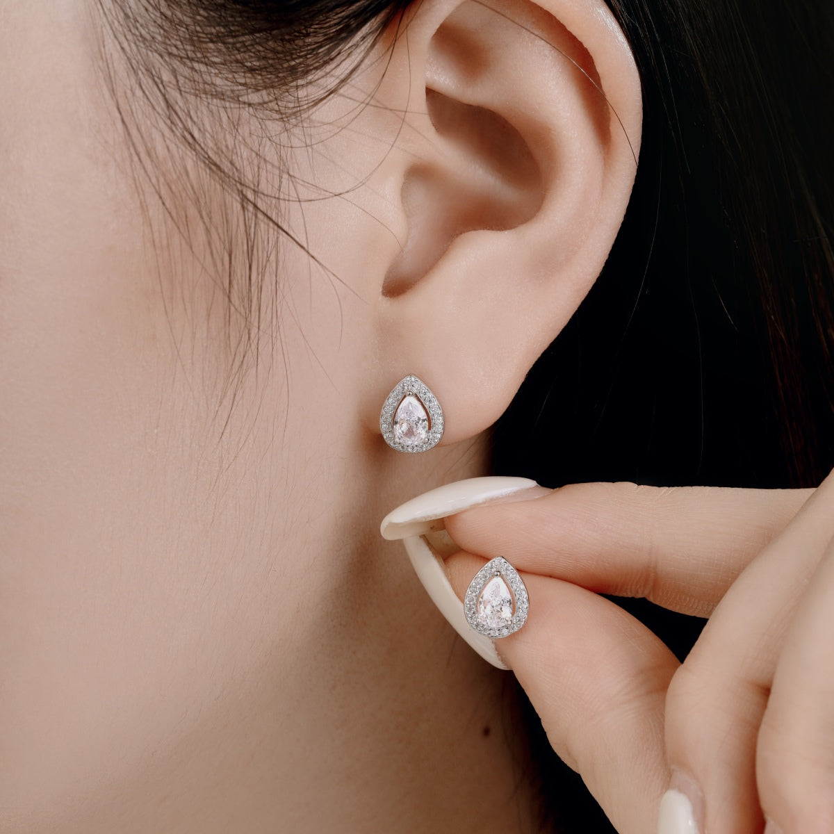 [Lumi Jewelry]Luxurious Water Drop Shape Earrings