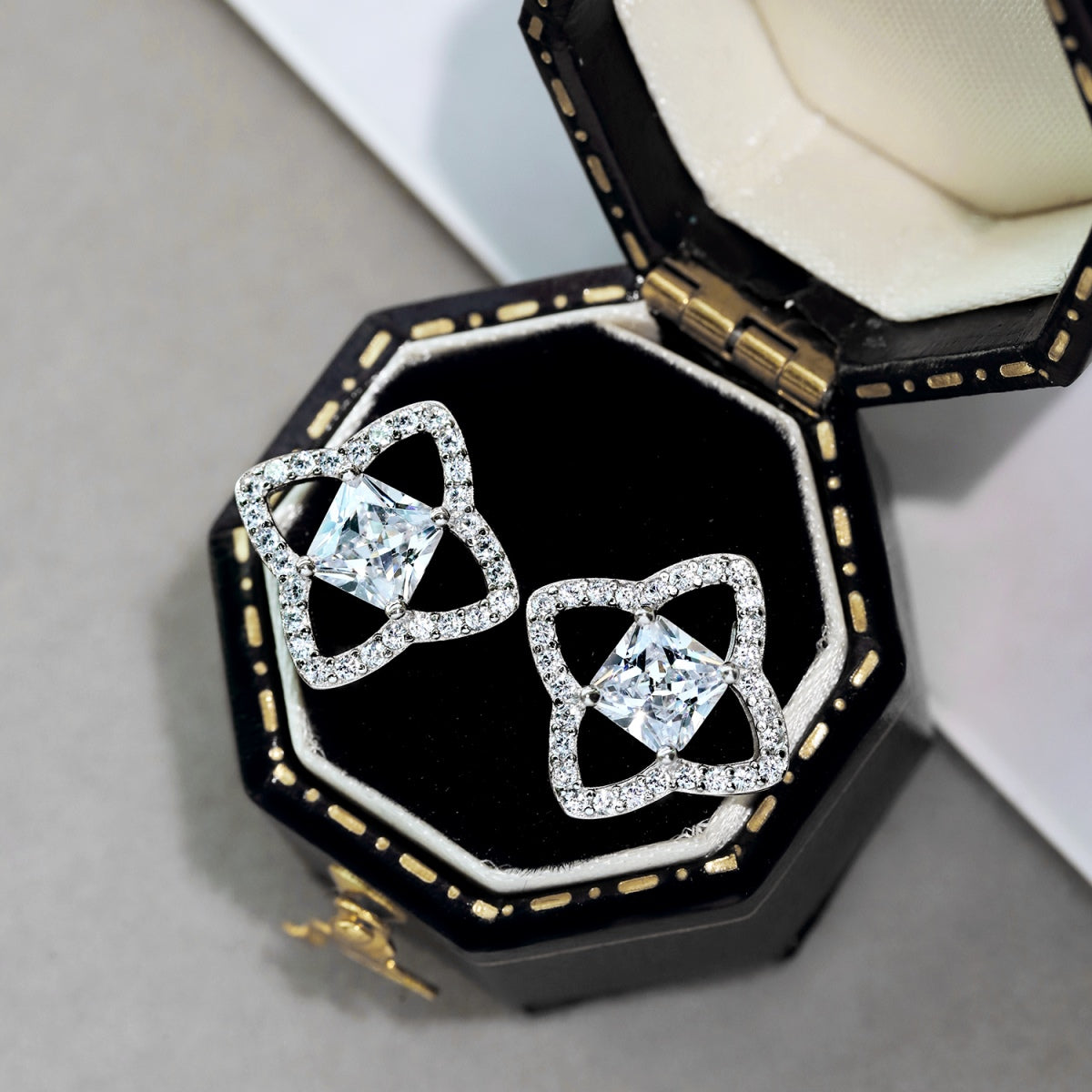[Lumi Jewelry]Elegant Star Shape Princess Cut Daily Earrings