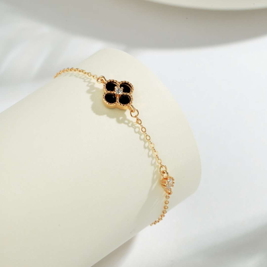 [Lumi Jewelry]Delicate Four Leaf Clover Bracelet