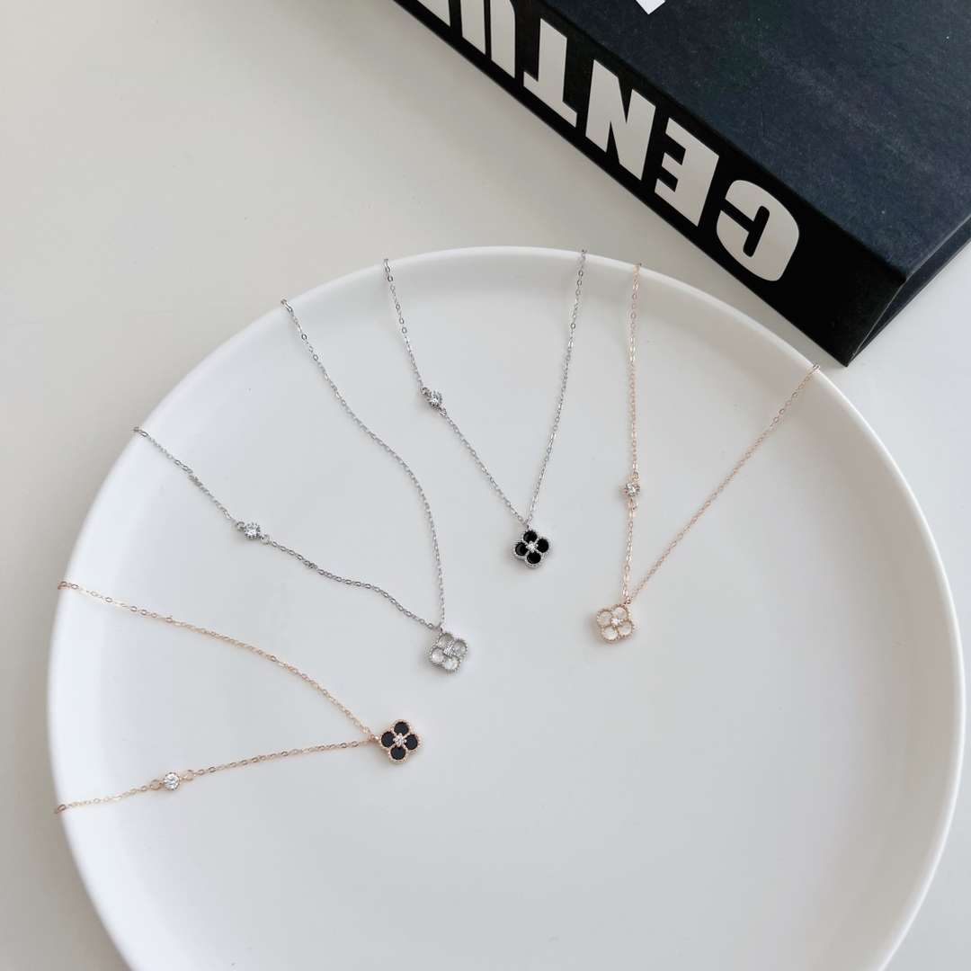[Lumi Jewelry]Delicate Flower Shape Necklace