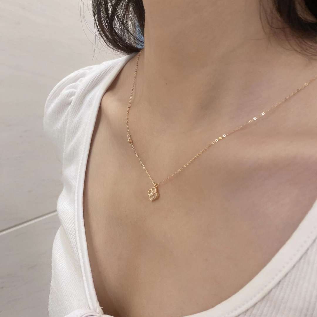 [Lumi Jewelry]Delicate Flower Shape Necklace