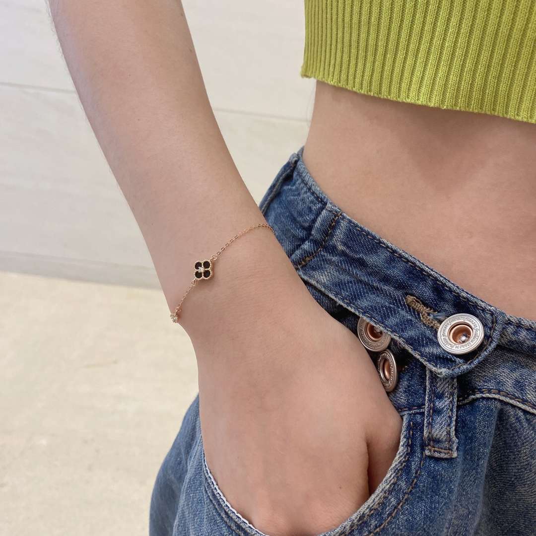 [Lumi Jewelry]Delicate Four Leaf Clover Bracelet