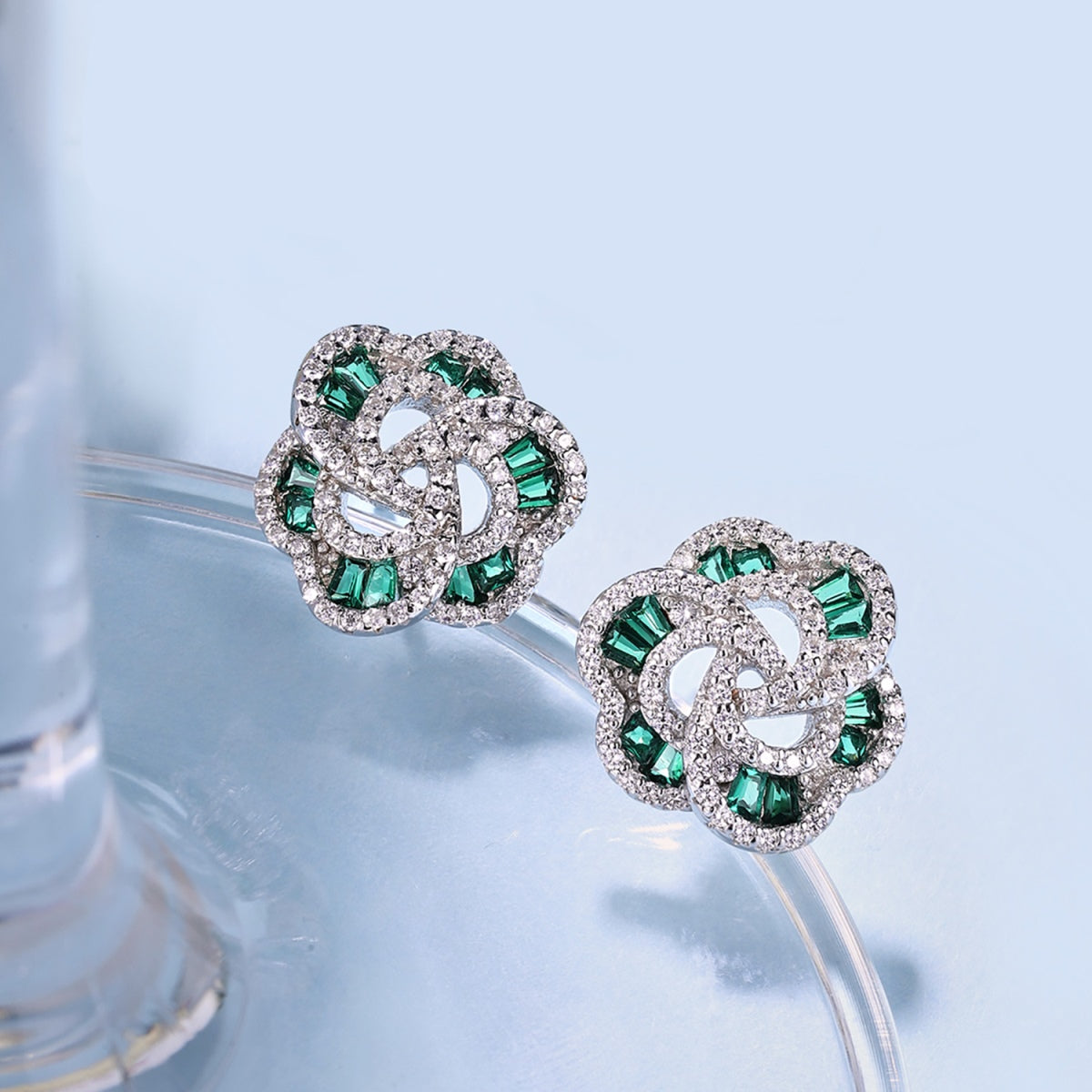 [Lumi Jewelry]Exquisite Flower Shape Daily Earrings