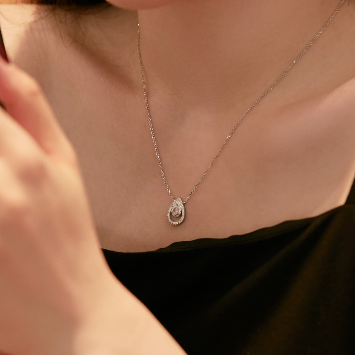 [Lumi Jewelry]Sparkling Pear Cut Necklace