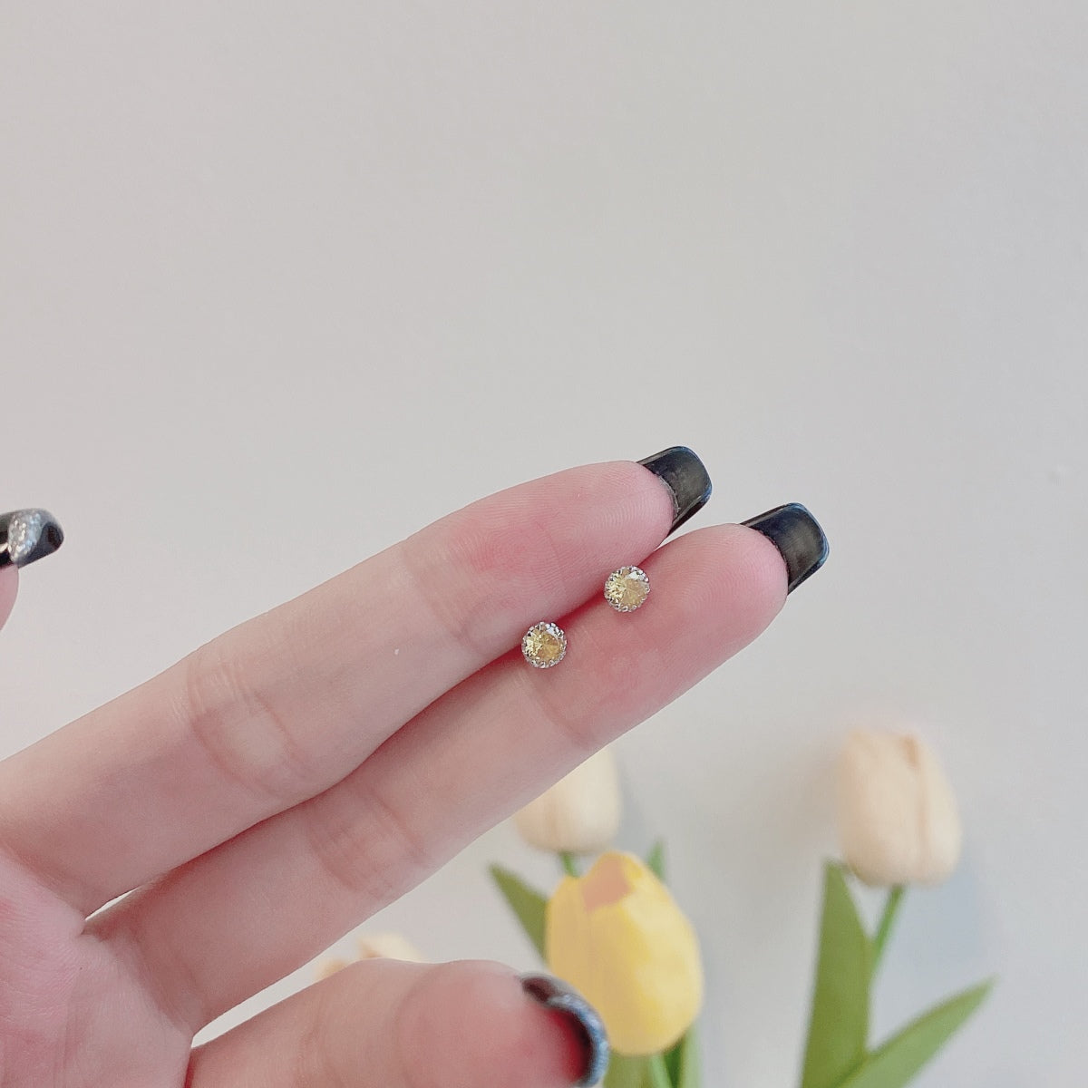 [Lumi Jewelry]Sparkling Colorful Round Shape Earrings