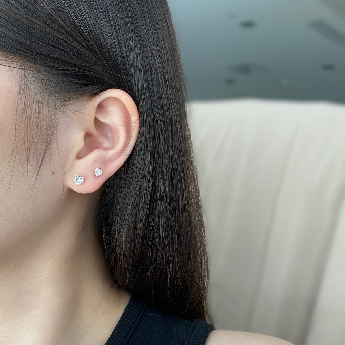 [Lumi Jewelry]Sparkling Heart Shaped Simple Earrings