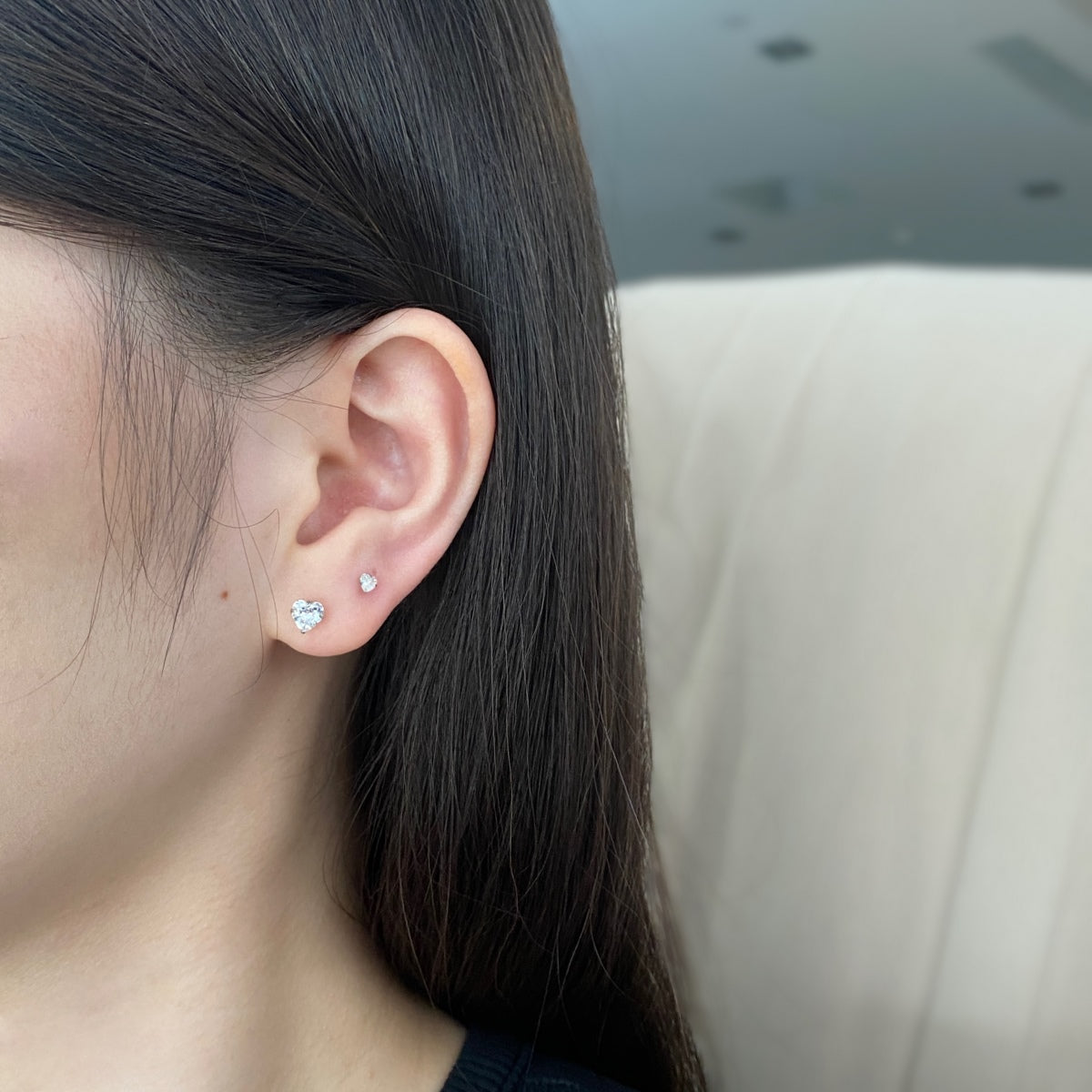 [Lumi Jewelry]Sparkling Heart Shaped Simple Earrings